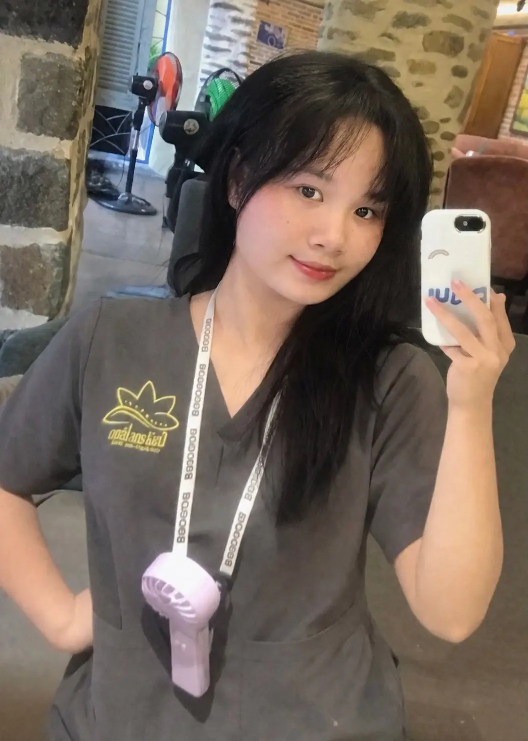 Ảnh mô tả số 3 Emy Hà Nhi