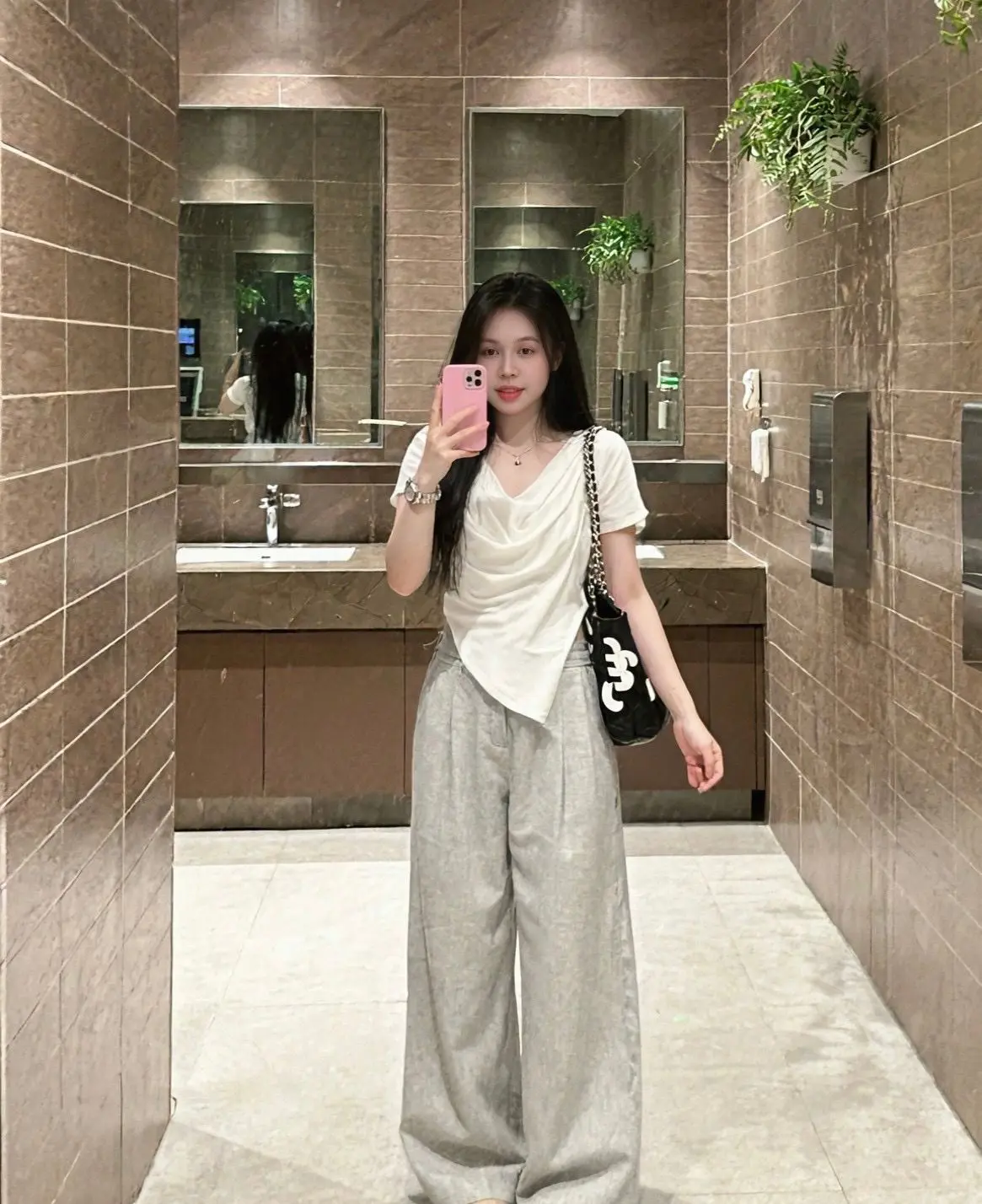 Ảnh mô tả số 3 Lan Anh