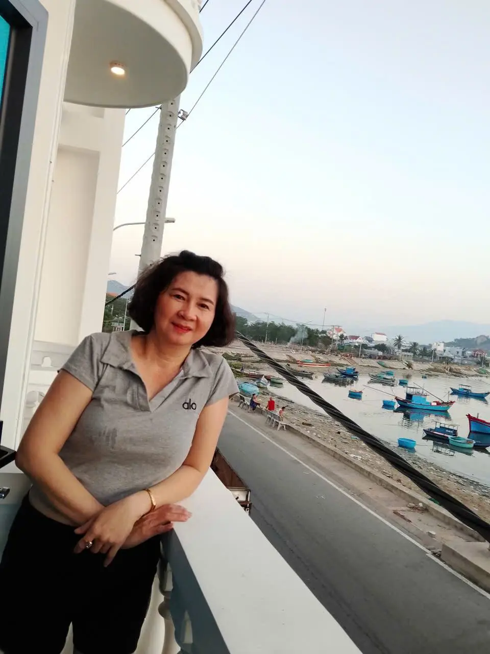 Ảnh mô tả số 2 Hồng Trương