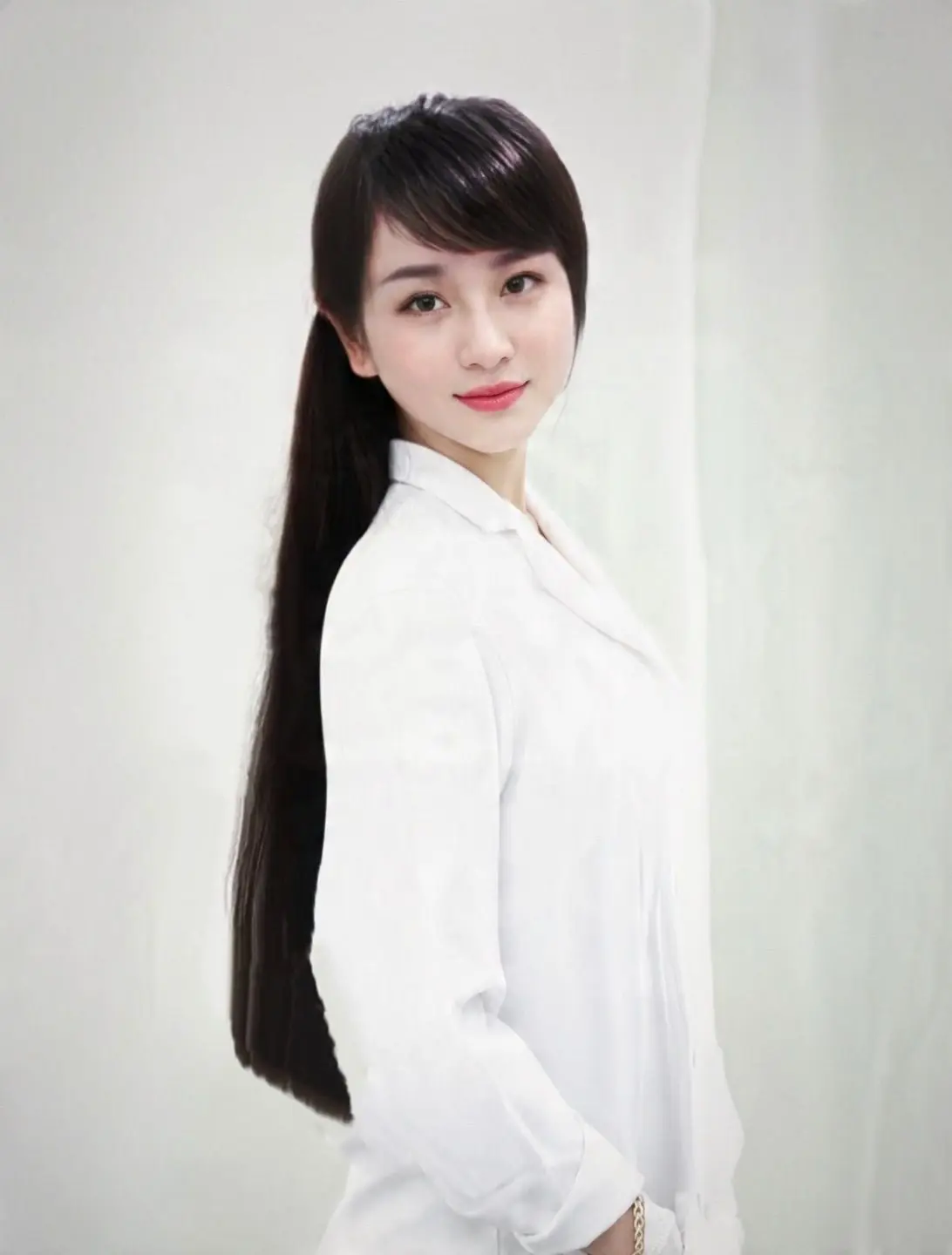 Ảnh mô tả số 5 Nguyễn Huyền Ly