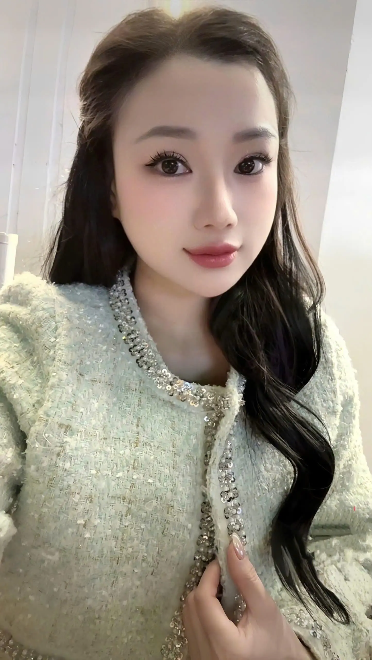 Ảnh mô tả số 2 Mina