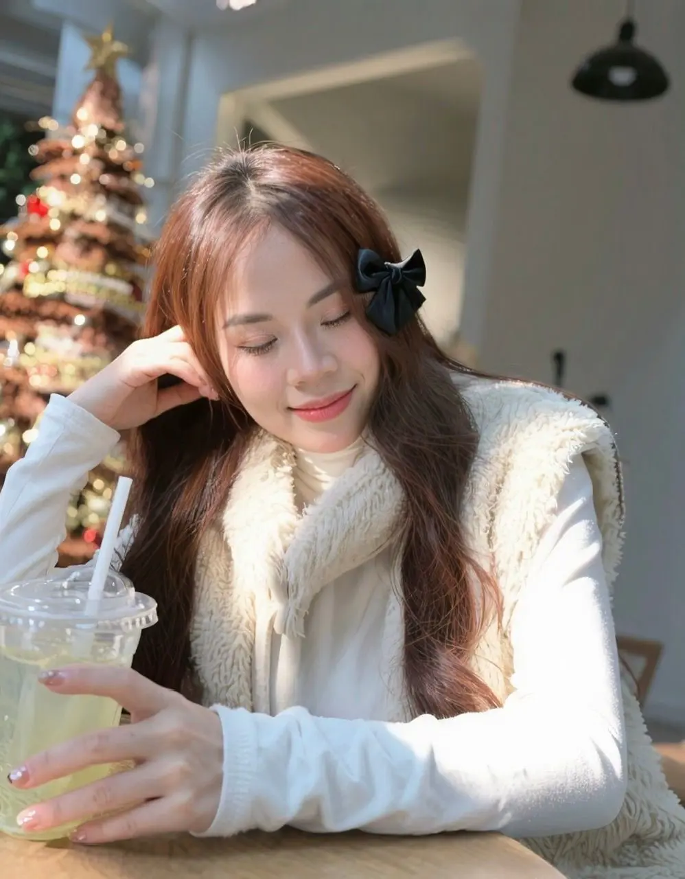 Ảnh mô tả số 3 Phạm thi hoa