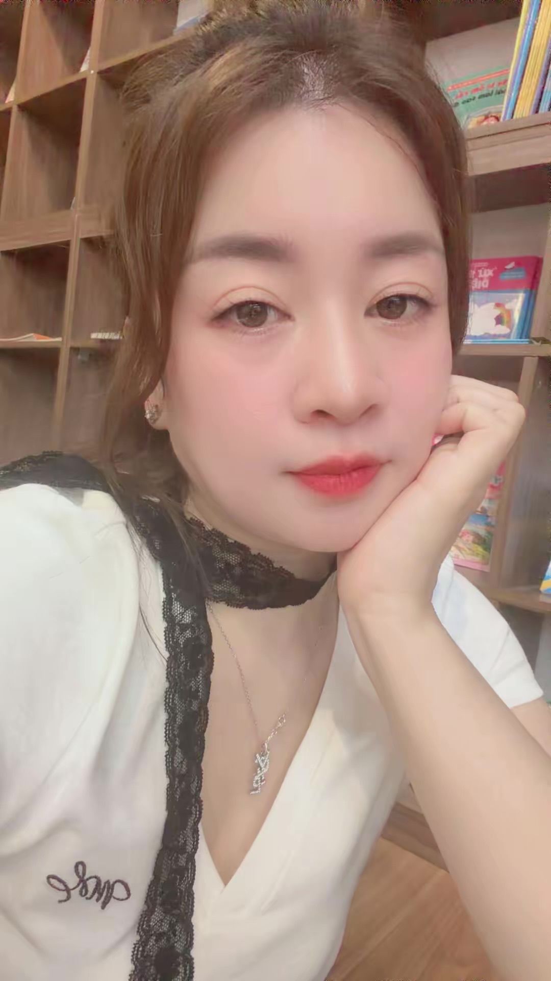 Ảnh mô tả số 3 Thị Lê
