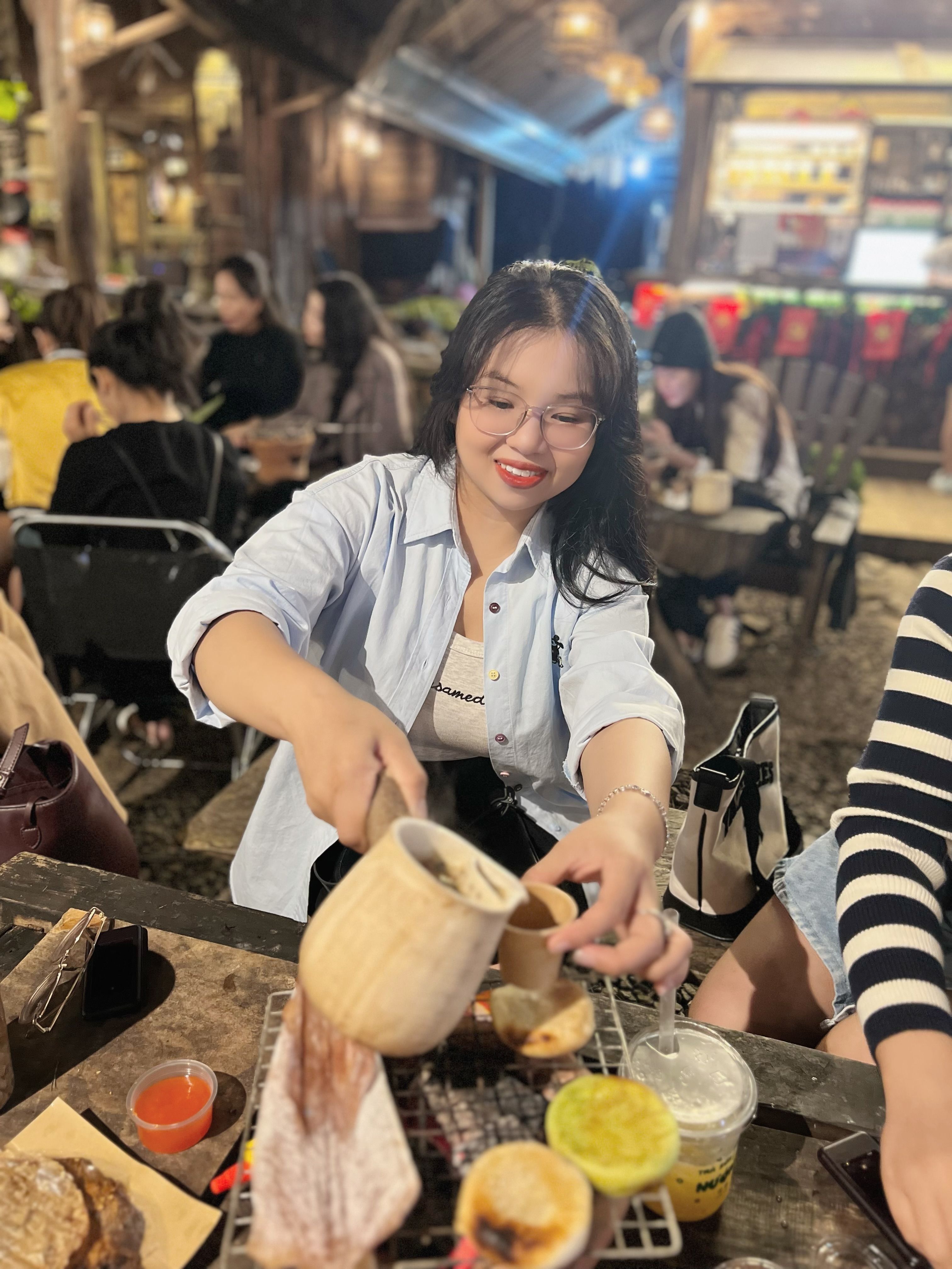 Ảnh mô tả số 6 Mỹ Thắm