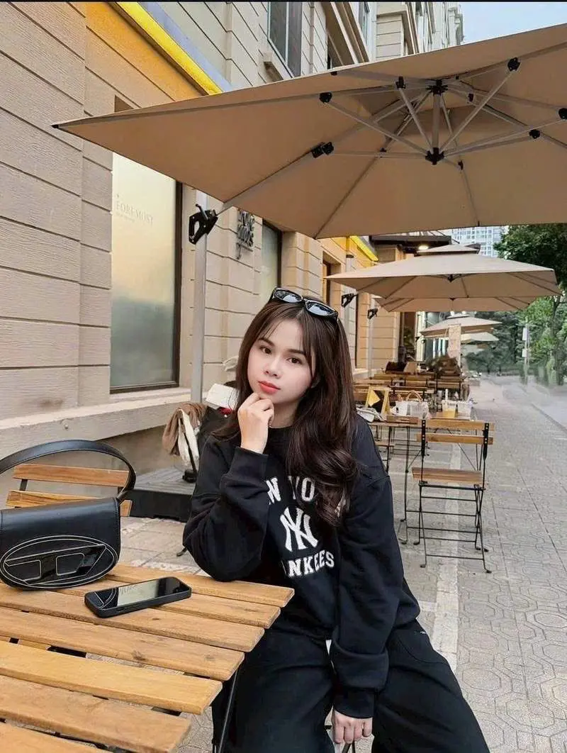 Ảnh mô tả số 2 Linh Linh