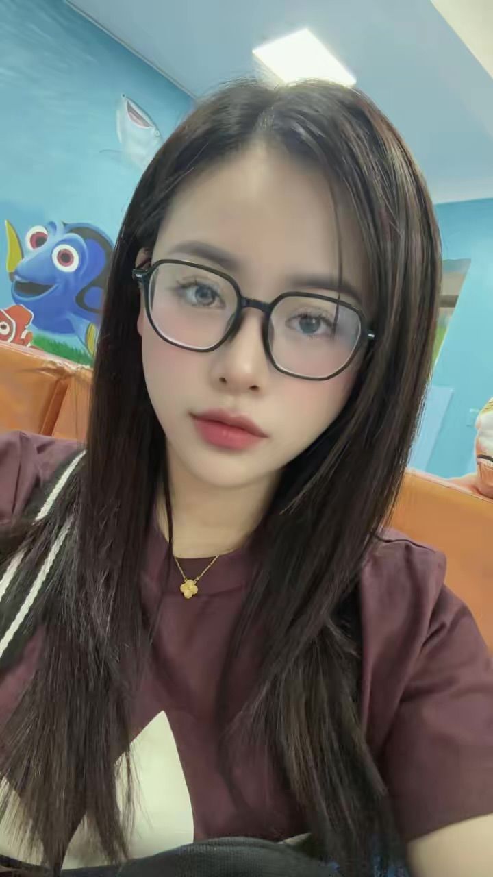 Ảnh mô tả số 2 Nguyễn Hồng Nhung